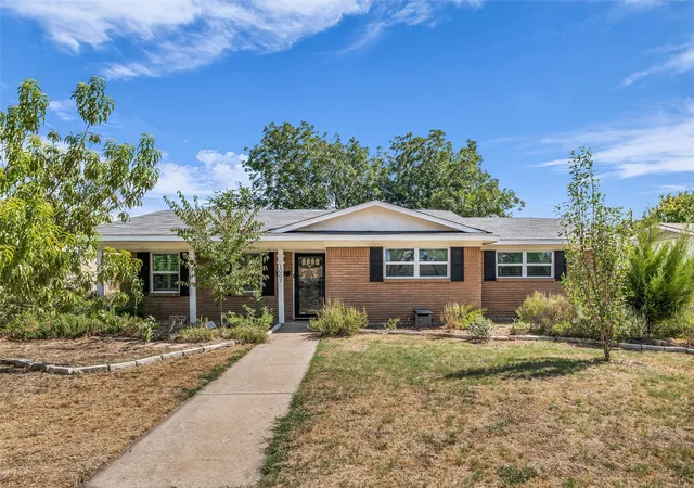 Photo 1 of Single family home for sale at 1007 Melrose Dr, Waco, TX 76710 | MLS# 21379938 | Listing updated on 2026-09-08