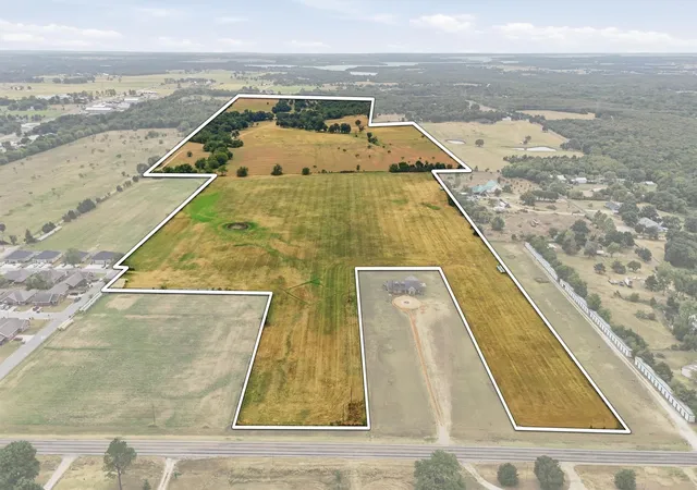 Photo 1 of Land for sale at 544 W Fm 902, Collinsville, TX 76233 | MLS# 21367808 | Listing updated on 2026-09-10
