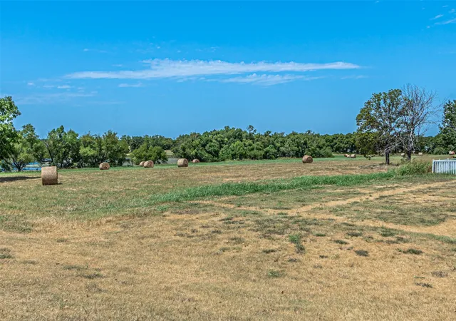 Photo 3 of House for sale at 12146 Fm2450 Hwy, Sanger, TX 76266 | MLS# 21369820 | Listing updated on 2026-09-09