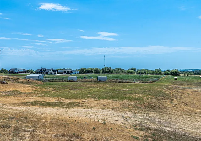 Photo 4 of House for sale at 12146 Fm2450 Hwy, Sanger, TX 76266 | MLS# 21369820 | Listing updated on 2026-09-09