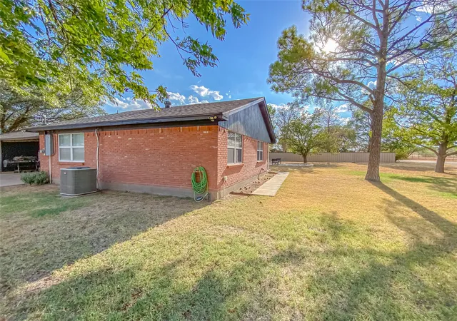 Photo 4 of Single family home for sale at 309 County Rd 370, Sweetwater, TX 79556 | MLS# 21375320 | Listing updated on 2026-10-05