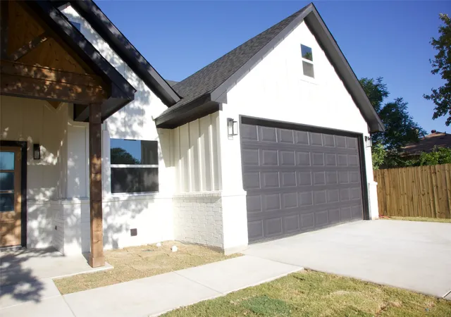 Photo 1 of Single family home for sale at 9432 Prairieview Dr, Fort Worth, TX 76134 | MLS# 21380567 | Listing updated on 2026-10-05