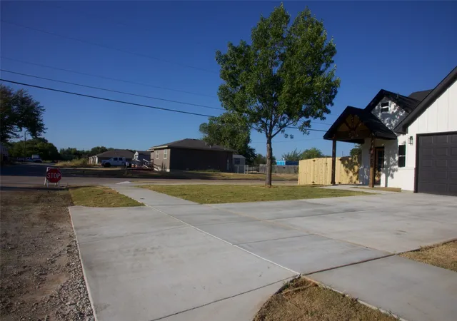 Photo 3 of Single family home for sale at 9432 Prairieview Dr, Fort Worth, TX 76134 | MLS# 21380567 | Listing updated on 2026-10-05