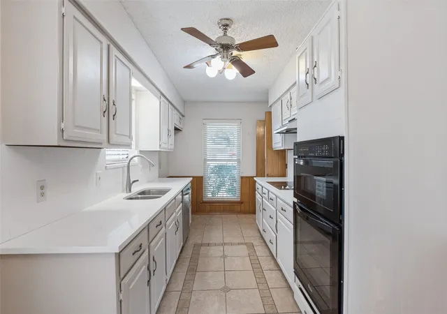 Photo 4 of Sale Pending at 1900 Oakbluff Dr, Carrollton, TX 75007 | MLS# 21379880 | Listing updated on 2026-09-18