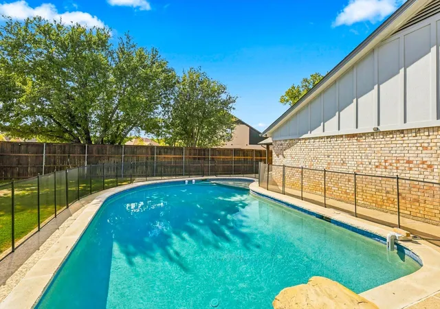 Photo 1 of Sale Pending at 2857 Hurstview Dr, Hurst, TX 76054 | MLS# 21380533 | Listing updated on 2026-09-24