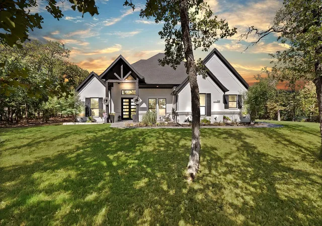 Photo 3 of Single family home for sale at 709 Hidden Branch Ln, Azle, TX 76020 | MLS# 21375847 | Listing updated on 2026-10-05
