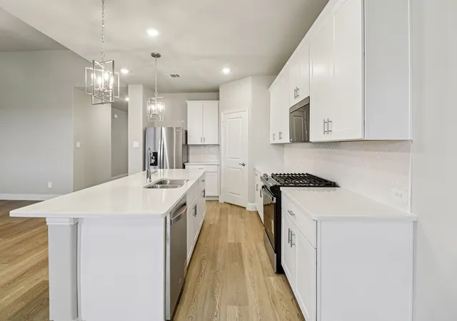 Photo 3 of Single family home for sale at 4104 Benbrook Dr, Farmersville, TX 75442 | MLS# 21379984 | Listing updated on 2026-09-14