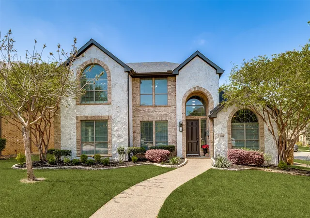Photo 1 of Single family home for sale at 400 S Hampton Ct, Lewisville, TX 75056 | MLS# 21380619 | Listing updated on 2026-09-13
