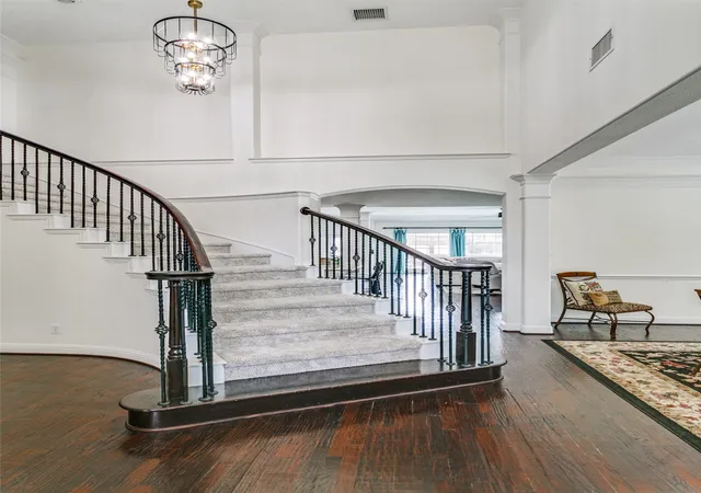 Photo 2 of Single family home for sale at 400 S Hampton Ct, Lewisville, TX 75056 | MLS# 21380619 | Listing updated on 2026-09-13