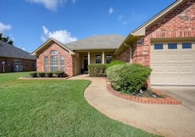 Photo 2 of Single family home for sale at 16594 Beauregard Dr, Tyler, TX 75703 | MLS# 21374233 | Listing updated on 2026-10-05