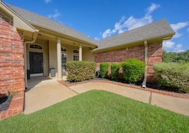 Photo 3 of Single family home for sale at 16594 Beauregard Dr, Tyler, TX 75703 | MLS# 21374233 | Listing updated on 2026-10-05