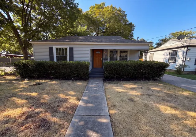 Photo 1 of Sale Pending at 3802 Poinsettia Dr, Dallas, TX 75211 | MLS# 21375559 | Listing updated on 2026-09-25