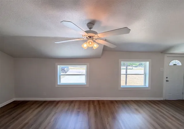 Photo 3 of Single family home for sale at 1418 Moss St, Gainesville, TX 76240 | MLS# 21375489 | Listing updated on 2026-09-29