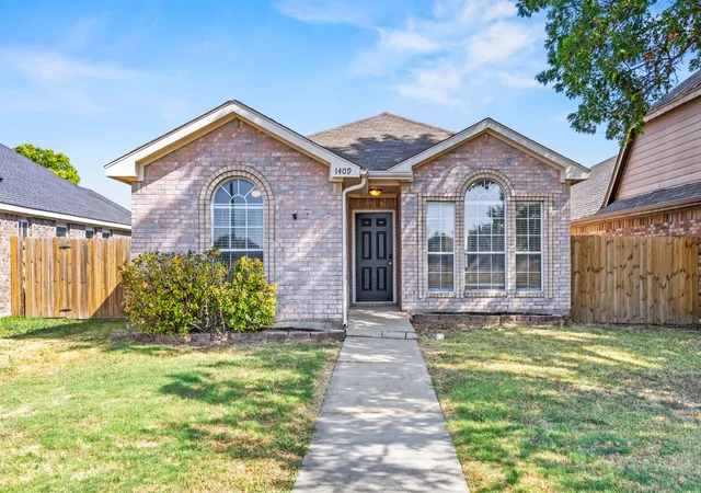 Photo 1 of Single family home for sale at 1409 E Brown St, Wylie, TX 75098 | MLS# 21379779 | Listing updated on 2026-09-30