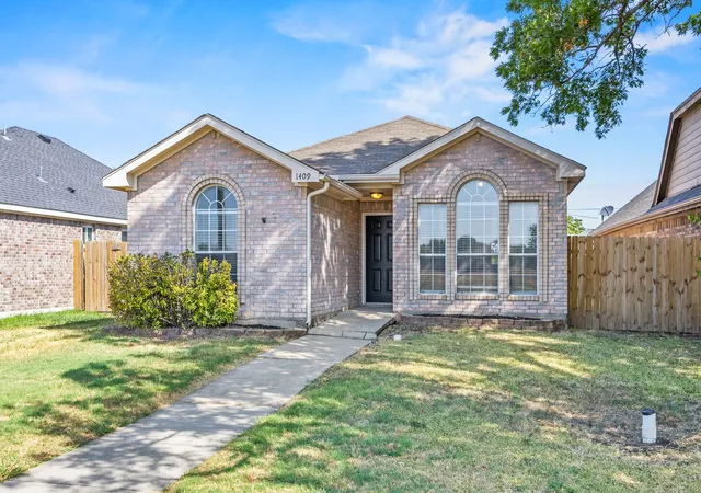 Photo 2 of Single family home for sale at 1409 E Brown St, Wylie, TX 75098 | MLS# 21379779 | Listing updated on 2026-09-30