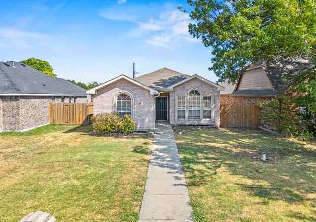 Photo 3 of Single family home for sale at 1409 E Brown St, Wylie, TX 75098 | MLS# 21379779 | Listing updated on 2026-09-30