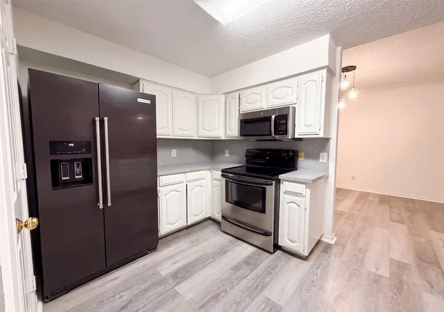 Photo 2 of Townhouse for sale at 5836 Westhaven Dr #B, Fort Worth, TX 76132 | MLS# 21373897 | Listing updated on 2026-10-06