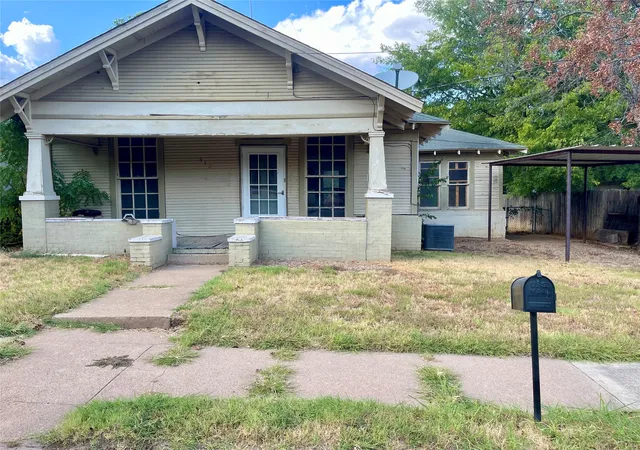 Photo 1 of Single family home for sale at 512 Nw 5th Street, Mineral Wells, TX 76067 | MLS# 21376776 | Listing updated on 2026-09-10