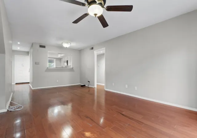 Listing Photo 4 - Condo for sale in building located at 4533 N Over Connor Rd, Irving, TX 75062 - Unit #2208
