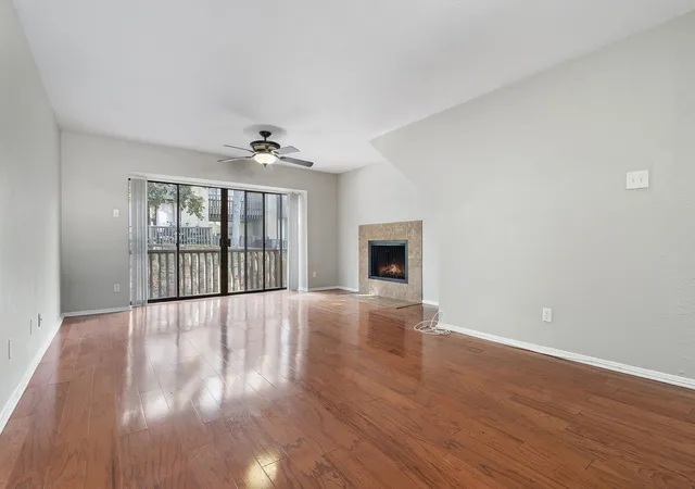 Listing Photo 5 - Condo for sale in building located at 4533 N Over Connor Rd, Irving, TX 75062 - Unit #2208