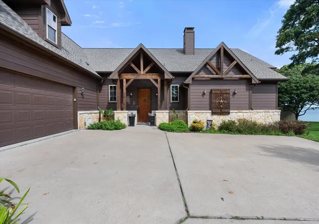 Photo 3 of Sale Pending at 5042 Loper Cir, Streetman, TX 75859 | MLS# 21379064 | Listing updated on 2026-09-10