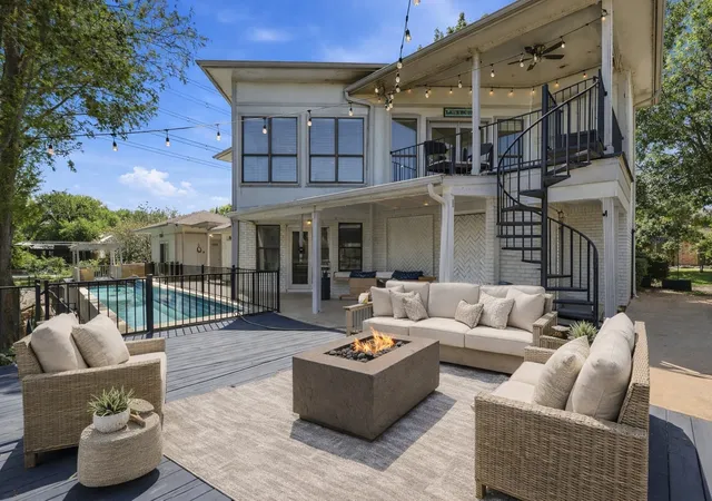 Photo 3 of Single family home for sale at 3509 Yachtclub Ct, Arlington, TX 76016 | MLS# 21380764 | Listing updated on 2026-09-09