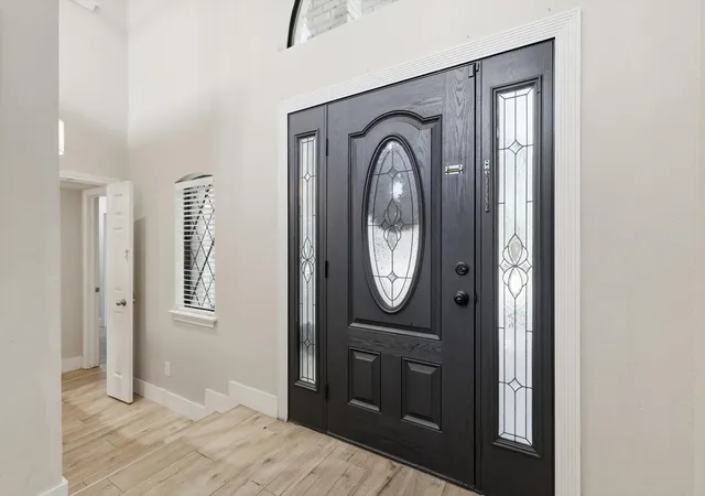 Photo 4 of Single family home for sale at 3509 Yachtclub Ct, Arlington, TX 76016 | MLS# 21380764 | Listing updated on 2026-10-03
