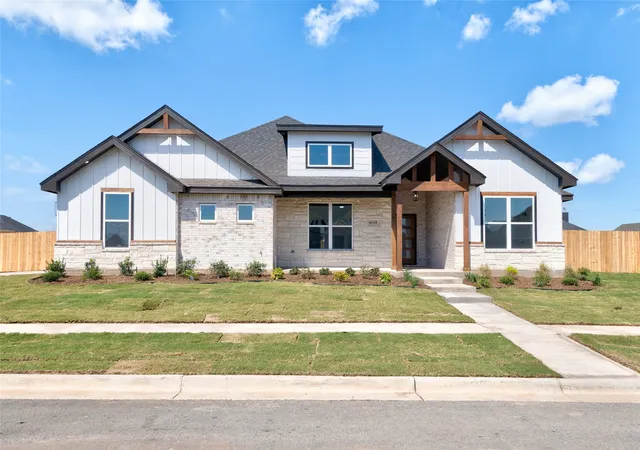 Photo 1 of Sale Pending at 168 Sendero Verde Dr, Abilene, TX 79602 | MLS# 21379654 | Listing updated on 2026-09-13