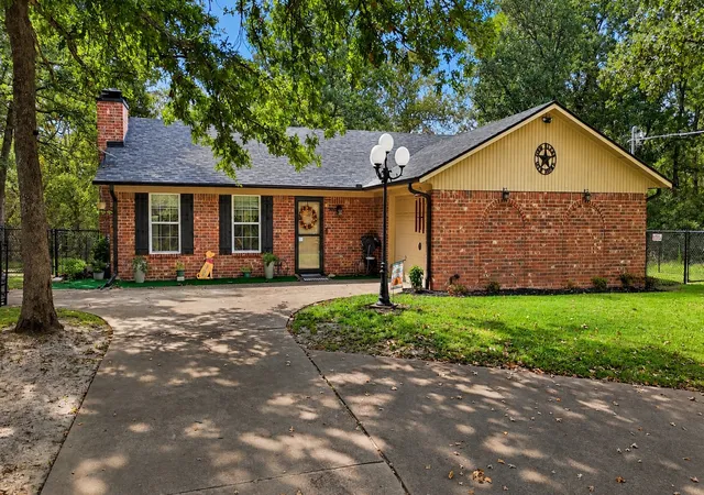 Single family home for sale at 3602 San Saba, Athens, TX 75752 | MLS# 21380685