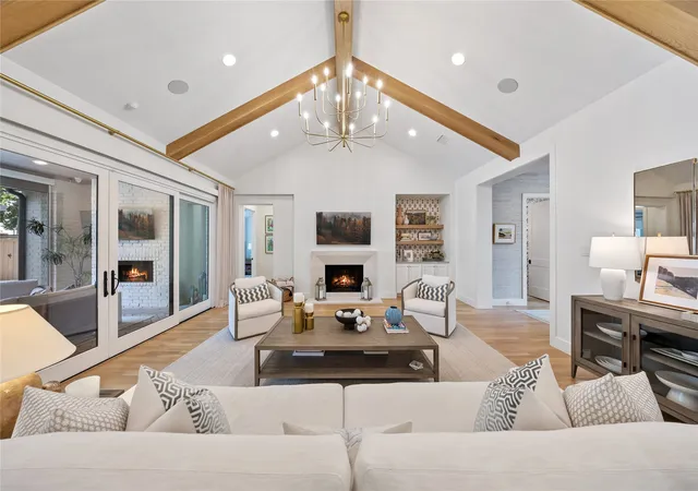 Photo 4 of Single family home for sale at 6716 Oriole Dr, Dallas, TX 75209 | MLS# 21376641 | Listing updated on 2026-09-29