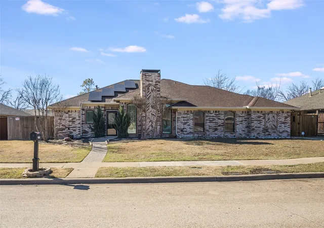Photo 1 of Single family home for sale at 3305 Hilltop Ln, Plano, TX 75023 | MLS# 21378722 | Listing updated on 2026-09-09
