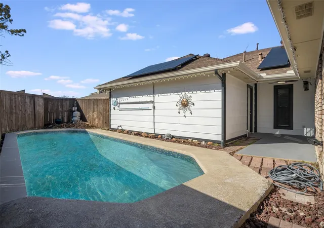 Photo 3 of Single family home for sale at 3305 Hilltop Ln, Plano, TX 75023 | MLS# 21378722 | Listing updated on 2026-09-09