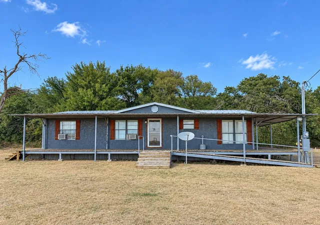 Photo 3 of Manufactured home for sale at 1024 N Keller Rd, Mineral Wells, TX 76067 | MLS# 21377129 | Listing updated on 2026-09-09