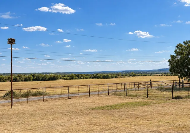 Photo 4 of Manufactured home for sale at 1024 N Keller Rd, Mineral Wells, TX 76067 | MLS# 21377129 | Listing updated on 2026-10-07