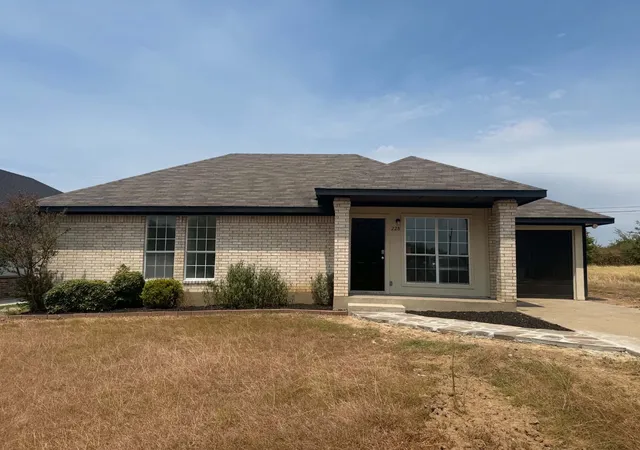 Photo 1 of Single family home for sale at 228 Skiff Dr, Gun Barrel City, TX 75156 | MLS# 21380829 | Listing updated on 2026-09-16