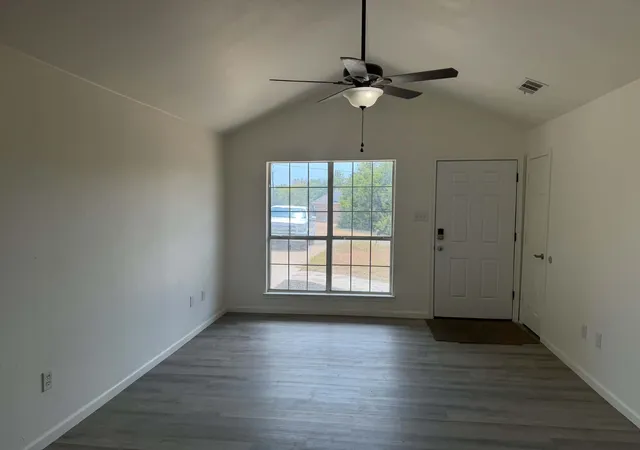 Photo 2 of Single family home for sale at 228 Skiff Dr, Gun Barrel City, TX 75156 | MLS# 21380829 | Listing updated on 2026-09-16