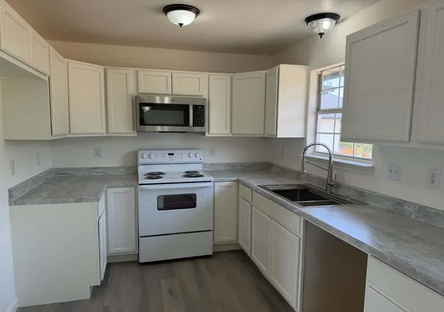 Photo 3 of Single family home for sale at 228 Skiff Dr, Gun Barrel City, TX 75156 | MLS# 21380829 | Listing updated on 2026-09-16