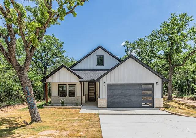 Photo 40 of Single family home for sale at 109 Gordons Cir, Bridgeport, TX 76426 | MLS# 21380833 | Listing updated on 2026-09-25