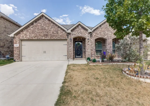 Photo 1 of Single family home for sale at 9236 Flying Eagle Ln, Fort Worth, TX 76131 | MLS# 21380623 | Listing updated on 2026-09-10