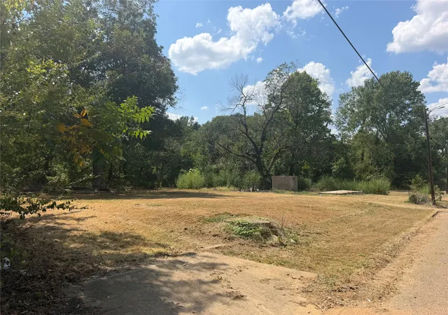 Photo 2 of Land for sale at 943 W Sherman St, Paris, TX 75460 | MLS# 21377861 | Listing updated on 2026-09-09