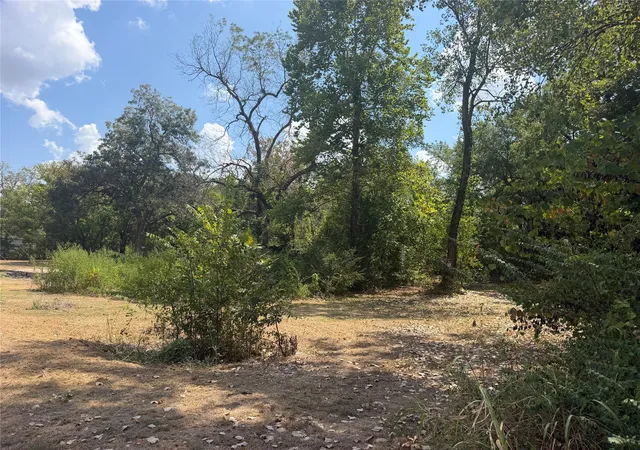 Photo 3 of Land for sale at 943 W Sherman St, Paris, TX 75460 | MLS# 21377861 | Listing updated on 2026-09-09