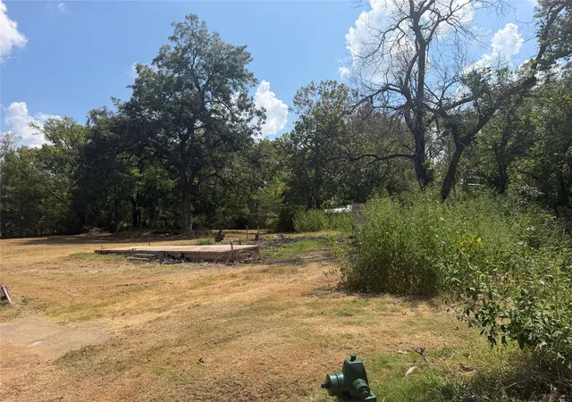 Photo 3 of Land for sale at 943 W Sherman St, Paris, TX 75460 | MLS# 21377861 | Listing updated on 2026-09-09