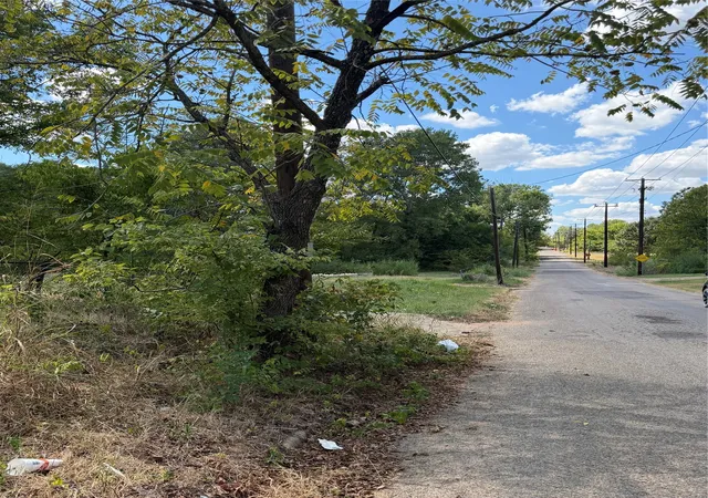 Photo 4 of Land for sale at 943 W Sherman St, Paris, TX 75460 | MLS# 21377861 | Listing updated on 2026-09-09