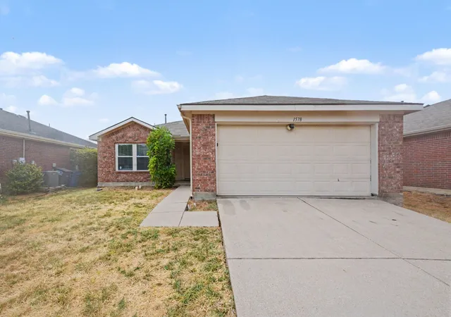 Photo 2 of Single family home for sale at 1578 Thornhill Ln, Little Elm, TX 75068 | MLS# 21380447 | Listing updated on 2026-09-09
