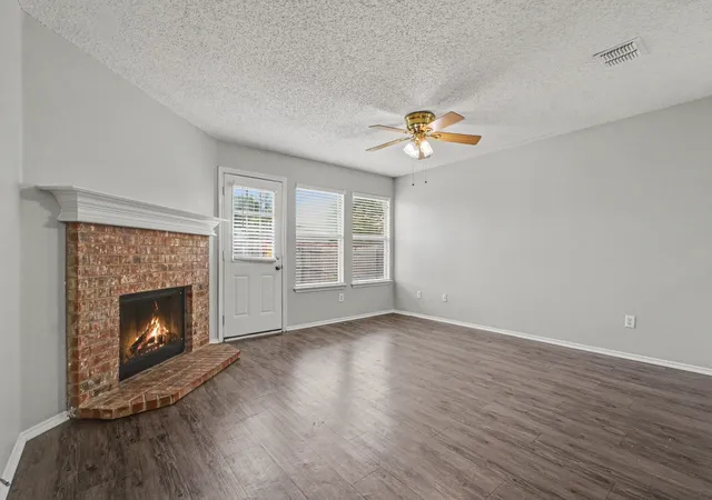 Photo 3 of Single family home for sale at 1578 Thornhill Ln, Little Elm, TX 75068 | MLS# 21380447 | Listing updated on 2026-09-09
