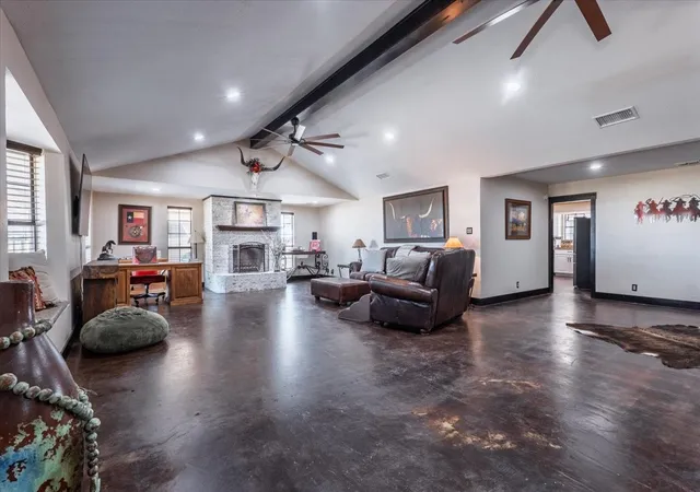 Photo 4 of Sale Pending at 820 Walker Ln, Millsap, TX 76066 | MLS# 21377902 | Listing updated on 2026-09-23