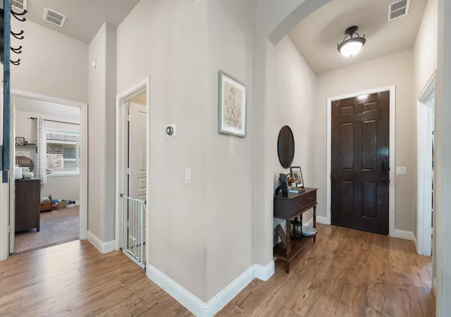 Photo 3 of Single family home for sale at 119 Gateway Dr, Alvarado, TX 76009 | MLS# 21380768 | Listing updated on 2026-10-07