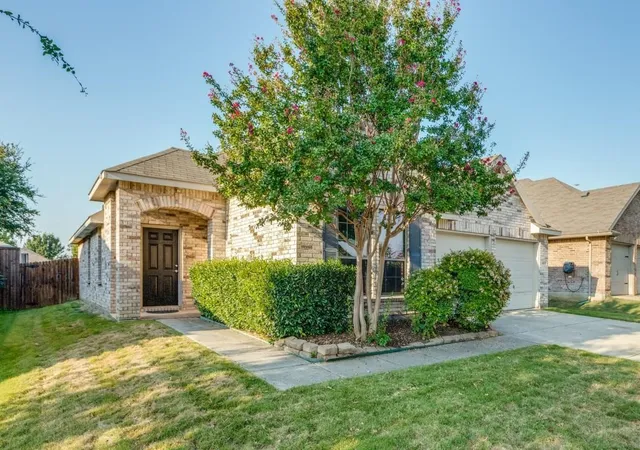 Photo 2 of Single family home for sale at 5551 Exeter Dr, Prosper, TX 75078 | MLS# 21369593 | Listing updated on 2026-09-09
