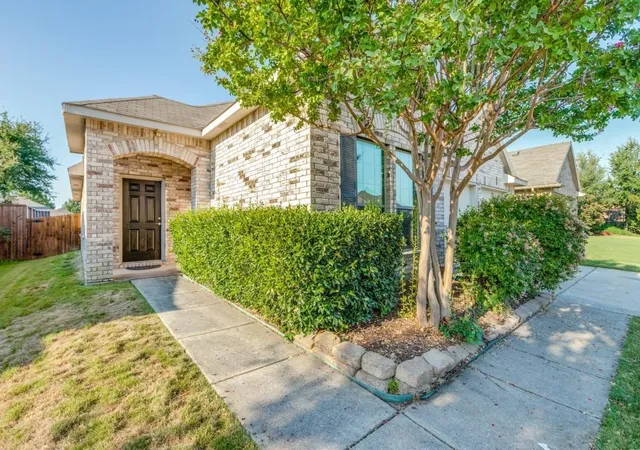 Photo 3 of Single family home for sale at 5551 Exeter Dr, Prosper, TX 75078 | MLS# 21369593 | Listing updated on 2026-09-09