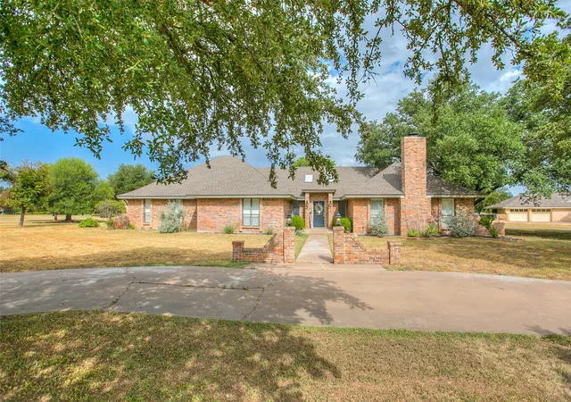 Photo 2 of Single family home for sale at 5820 Pecan Valley Ln, San Angelo, TX 76904 | MLS# 21380702 | Listing updated on 2026-09-09